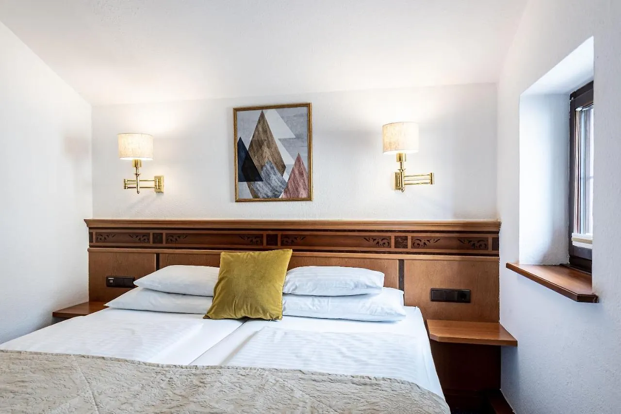 Hotel Mondschein Innsbruck 4*,  Austria
