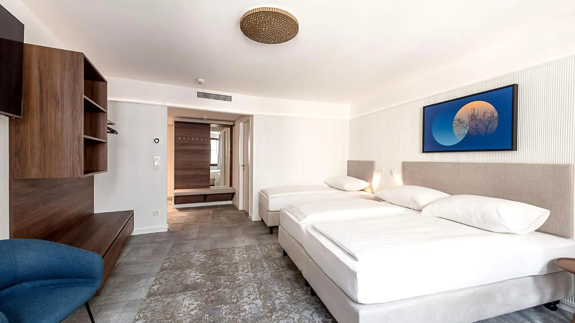 Hotel Mondschein Innsbruck 4*,