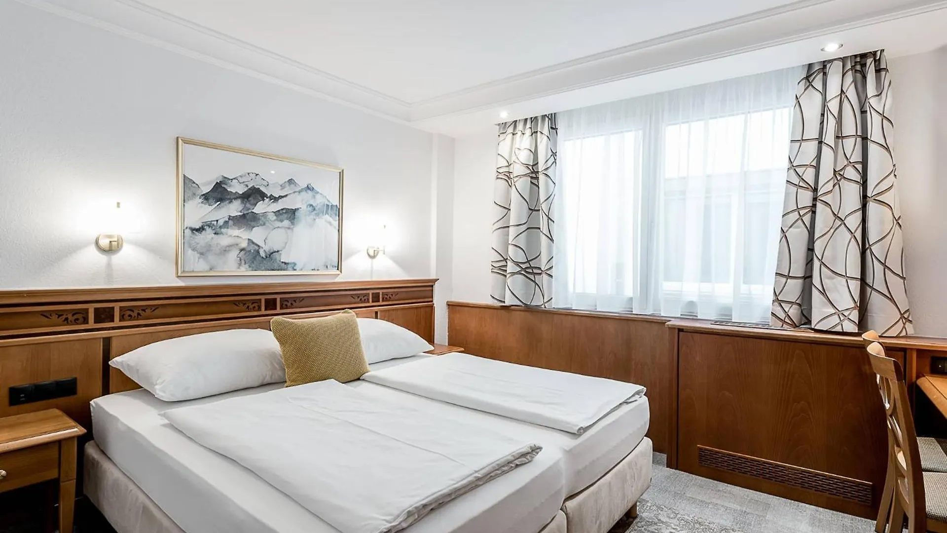 Hotel Mondschein Innsbruck Austria