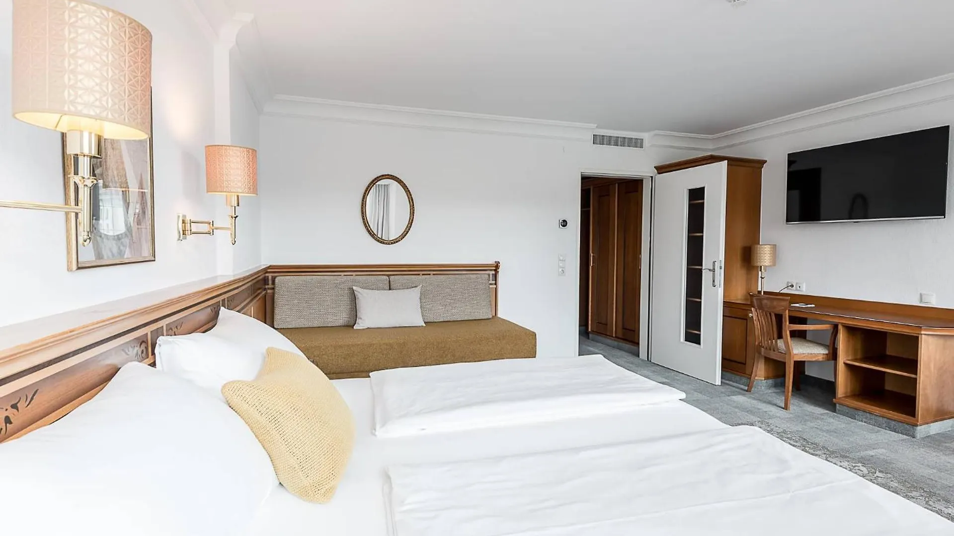 Hotel Mondschein Innsbruck 4*,  Austria