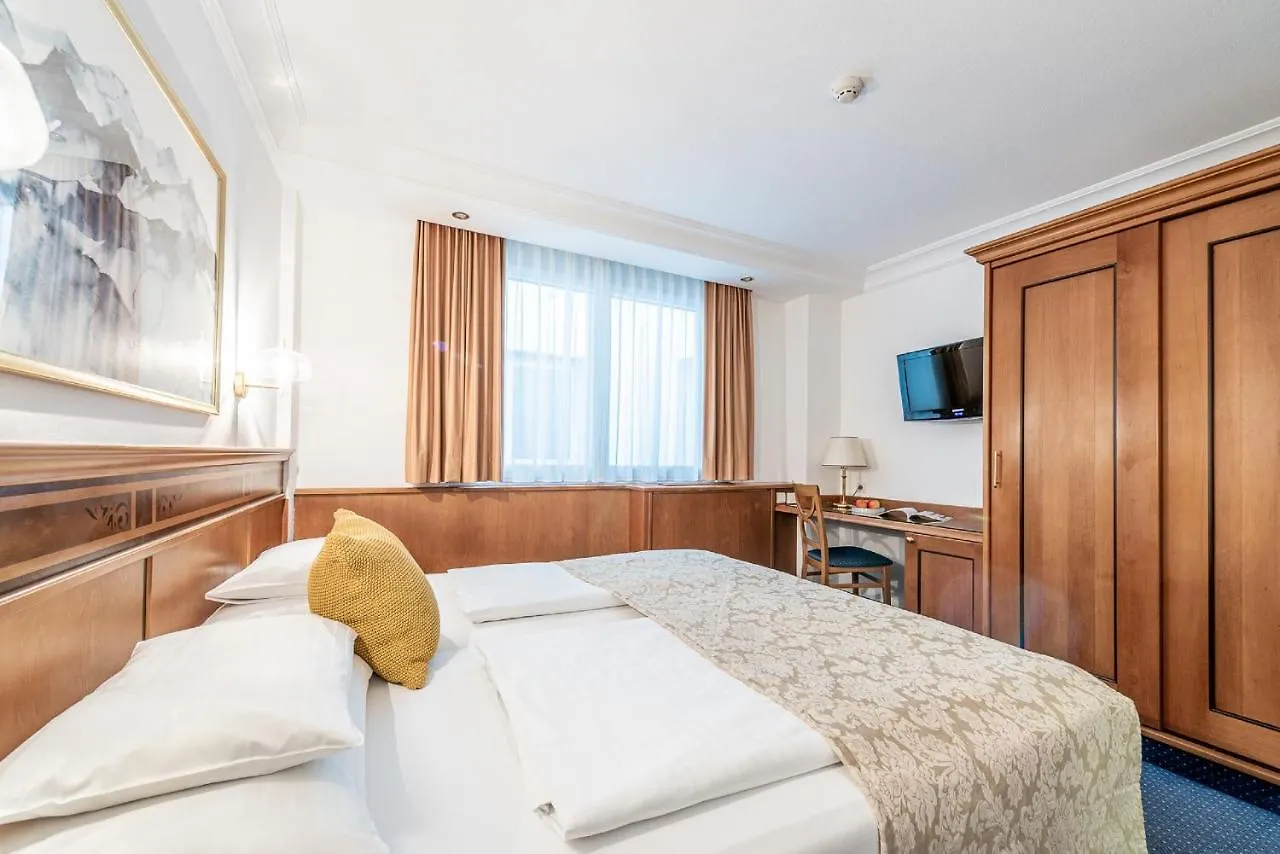 Hotel Mondschein Инсбрук