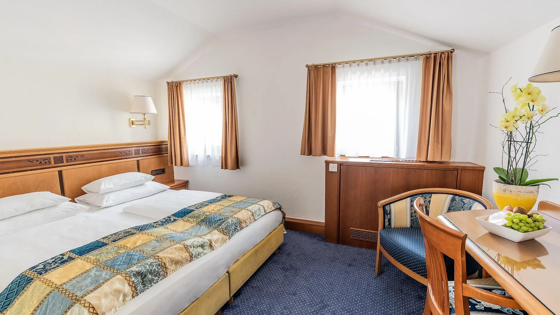 Hotel Mondschein Инсбрук