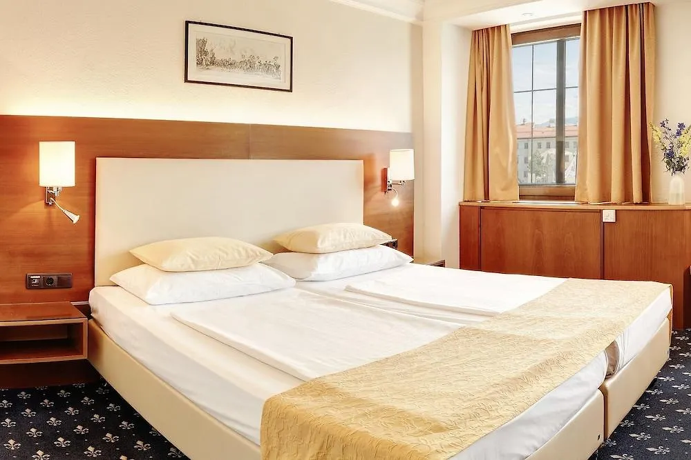 Hotel Mondschein Инсбрук